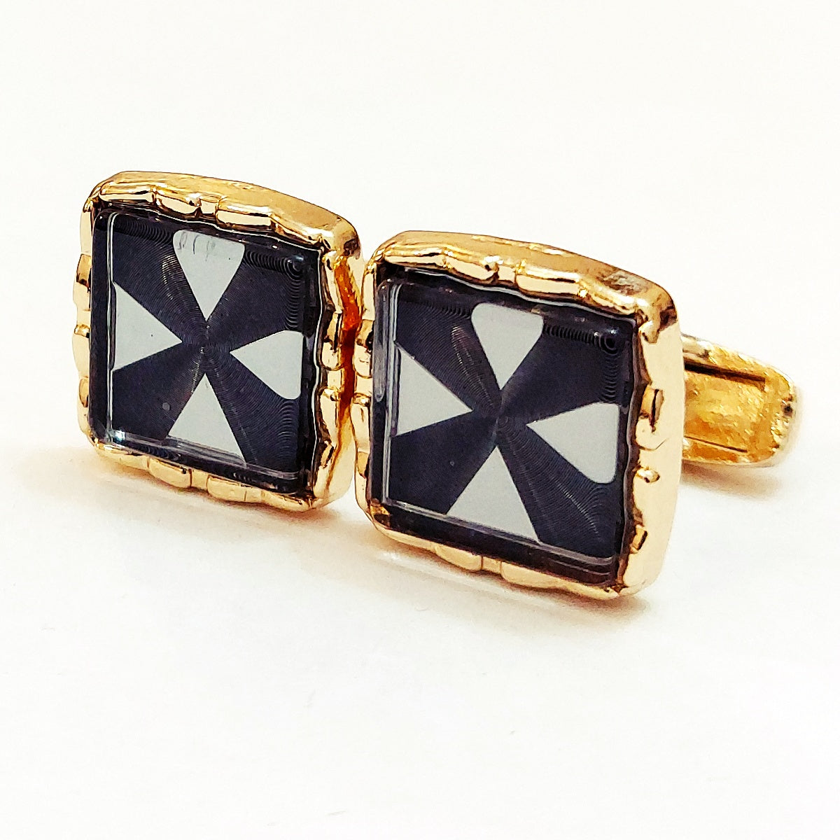 Charming Men’s Cufflinks