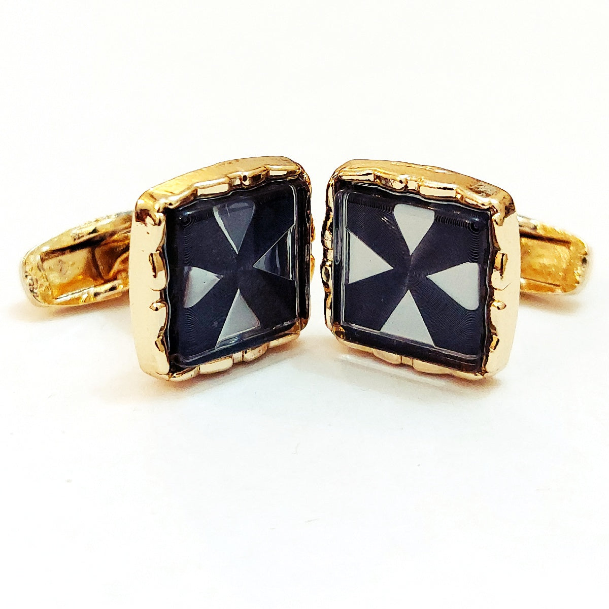 Charming Men’s Cufflinks