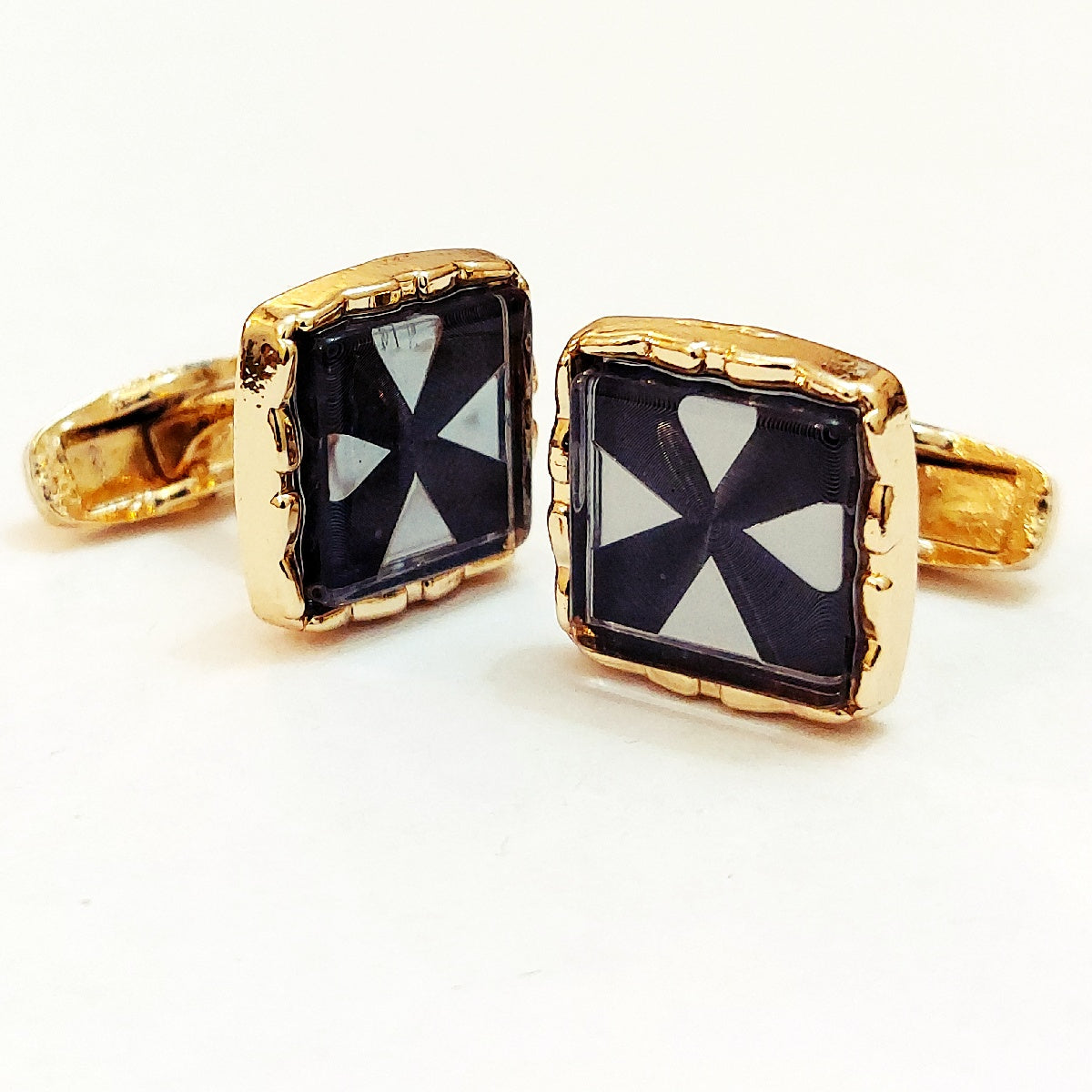 Charming Men’s Cufflinks