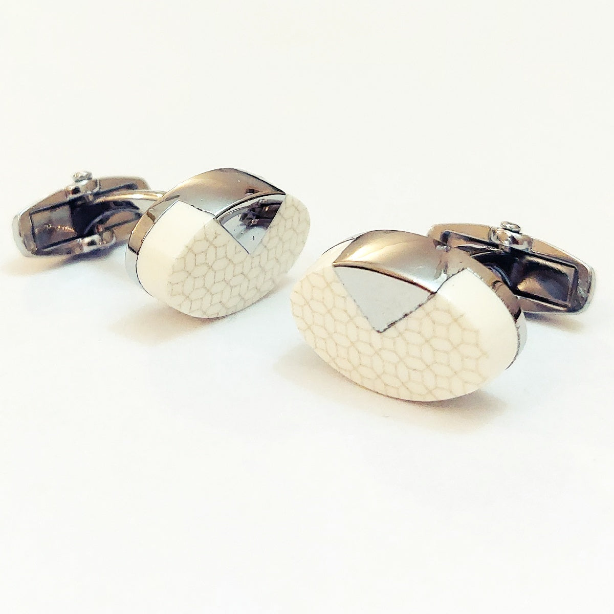 Trendy Men’s Cufflinks