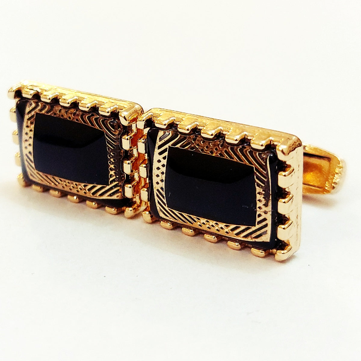 Charming Men’s Cufflinks