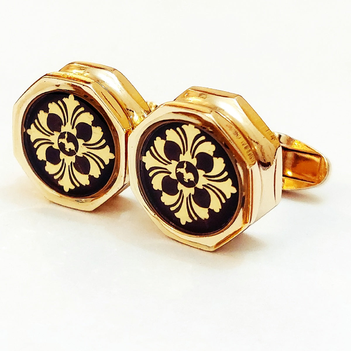 Elegant Men’s Cufflinks