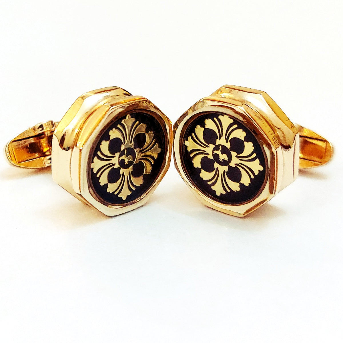 Elegant Men’s Cufflinks