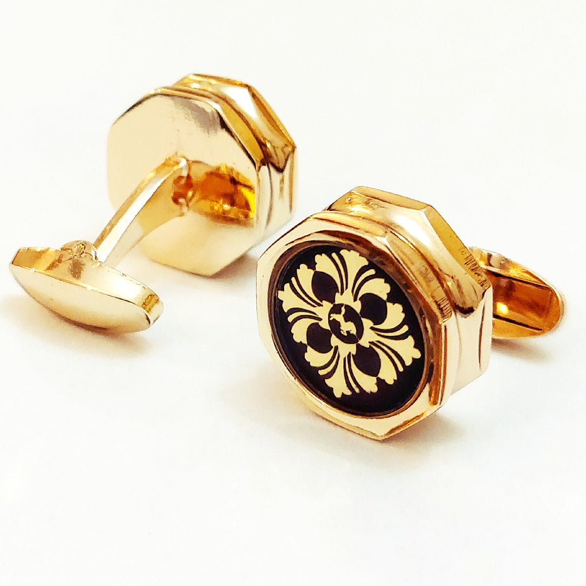 Elegant Men’s Cufflinks