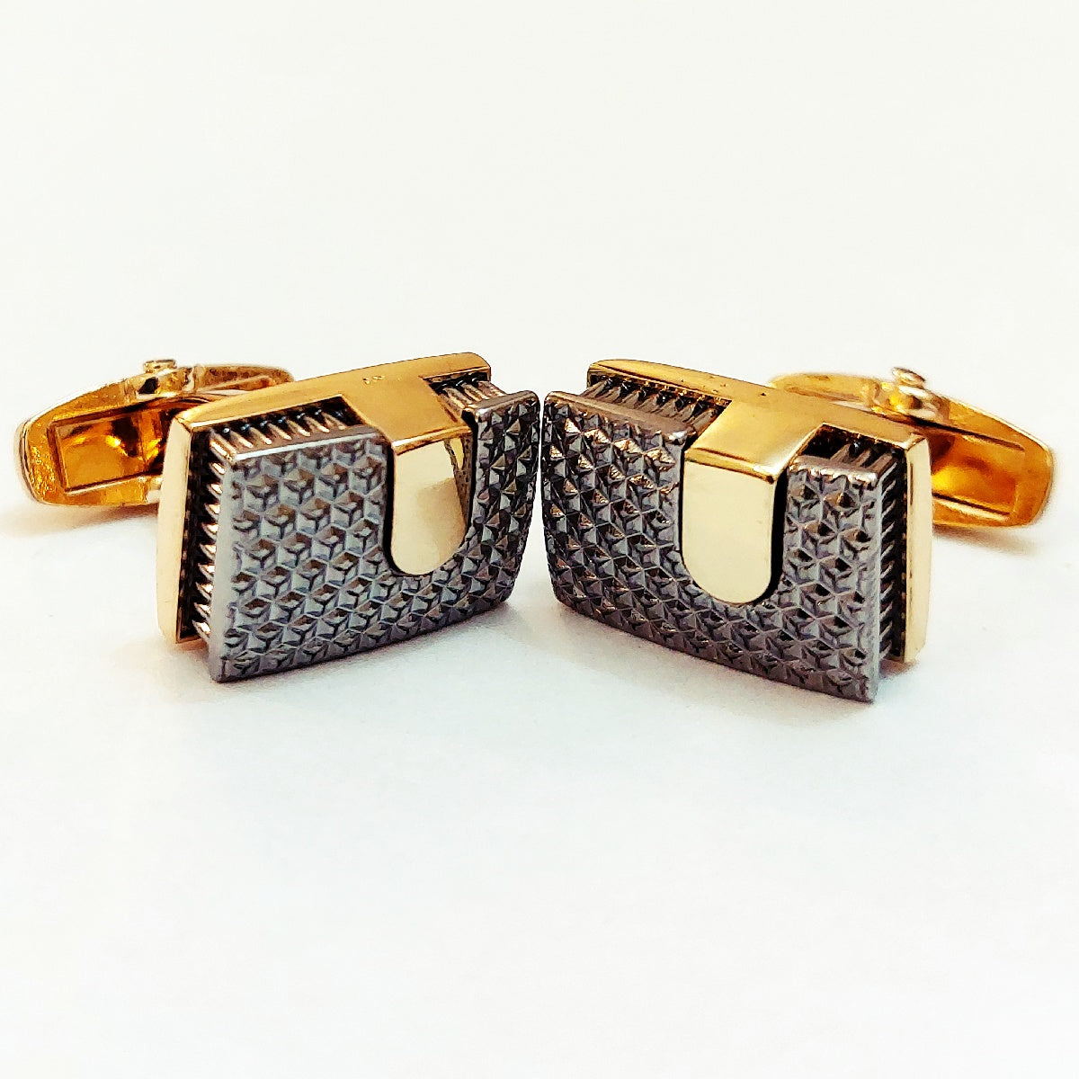 Elegant Men’s Cufflinks